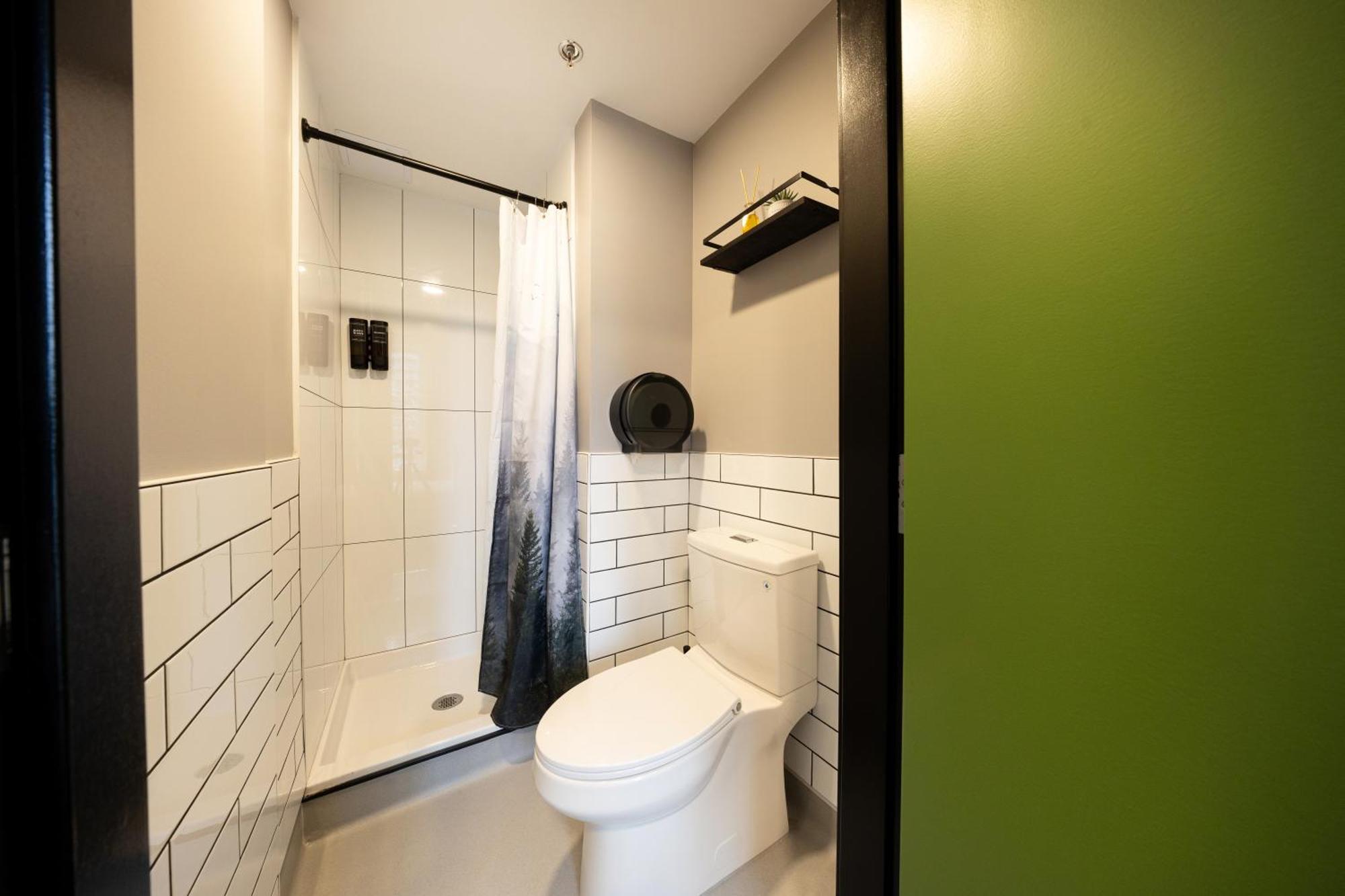 Double Room Private Bathroom